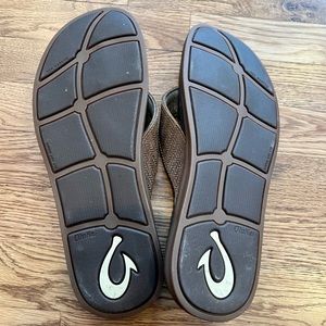 OluKai sandals